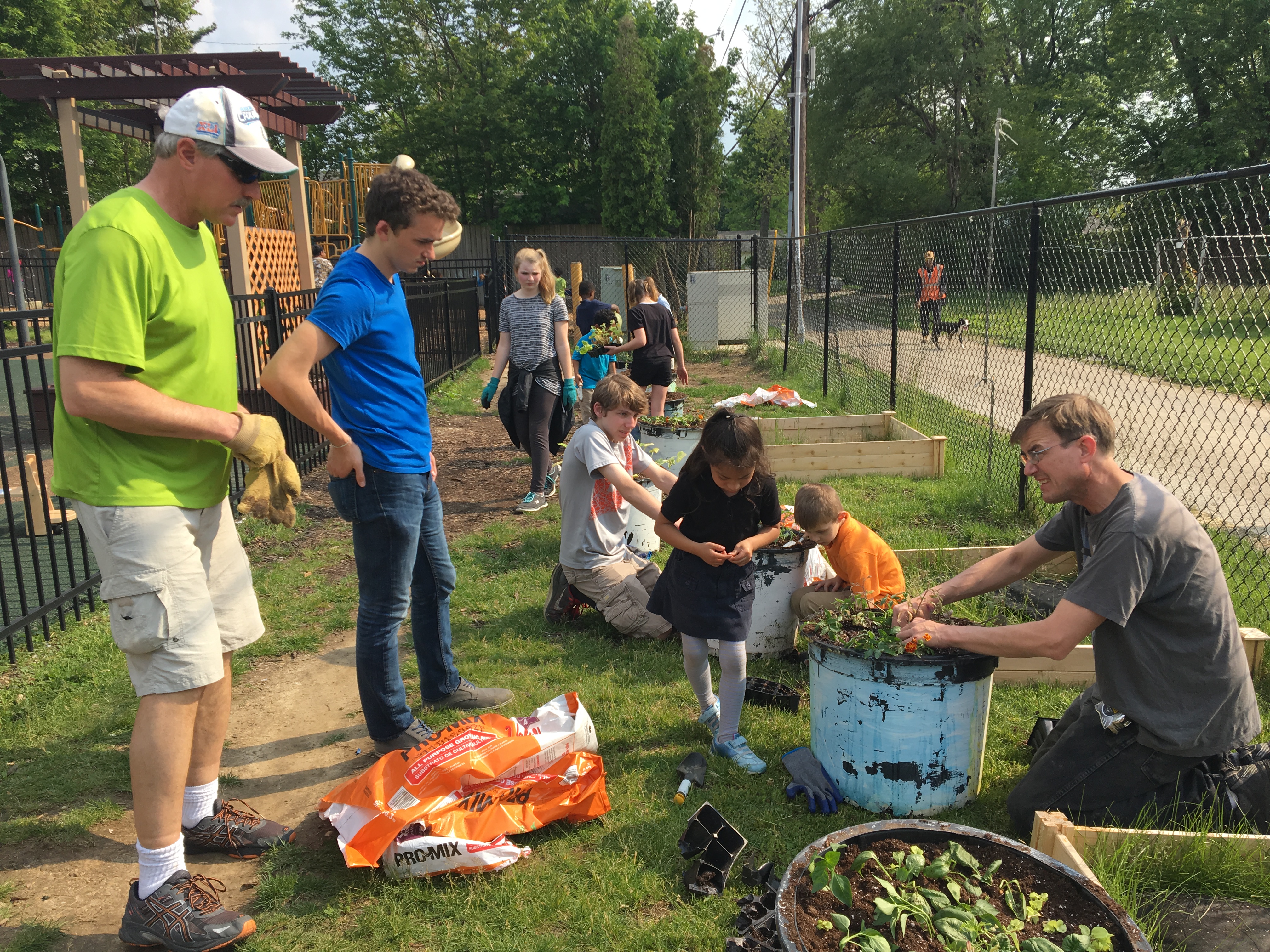St. Mark’s Garden Day 20172 East Tenth United Methodist Children and